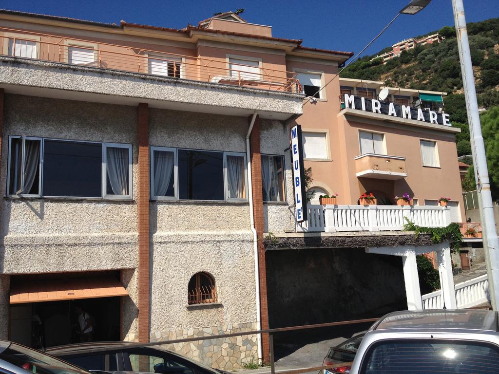Albergo Miramare Bergeggi Bagian luar foto